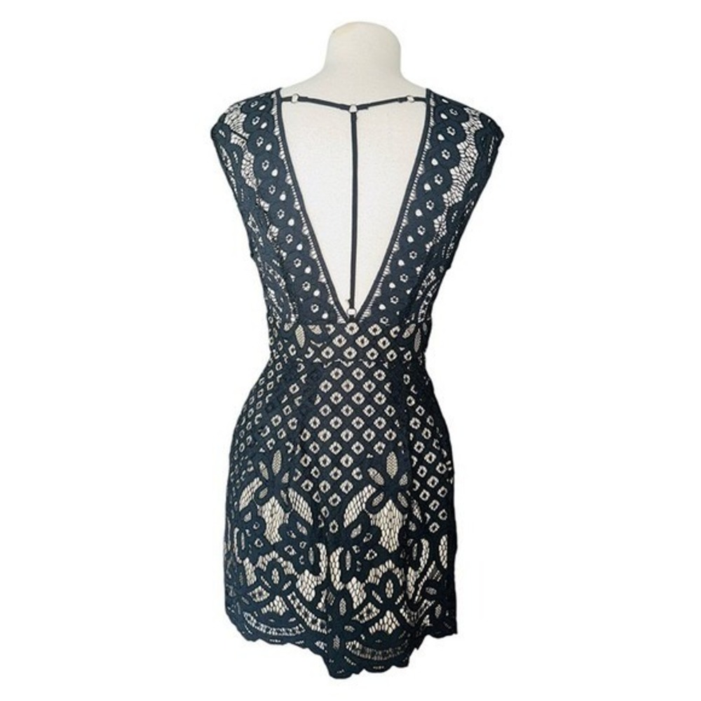 FP1 Free People One Million Lovers Black Lace A-Line Mini Dress Size 4 NWT Wome - Picture 3 of 8